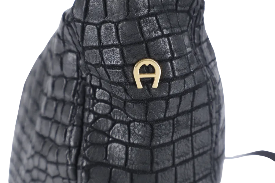 AIGNER SHOULDER BAG BLACK LEATHER GOLD HARDWARE NO DUST COVER