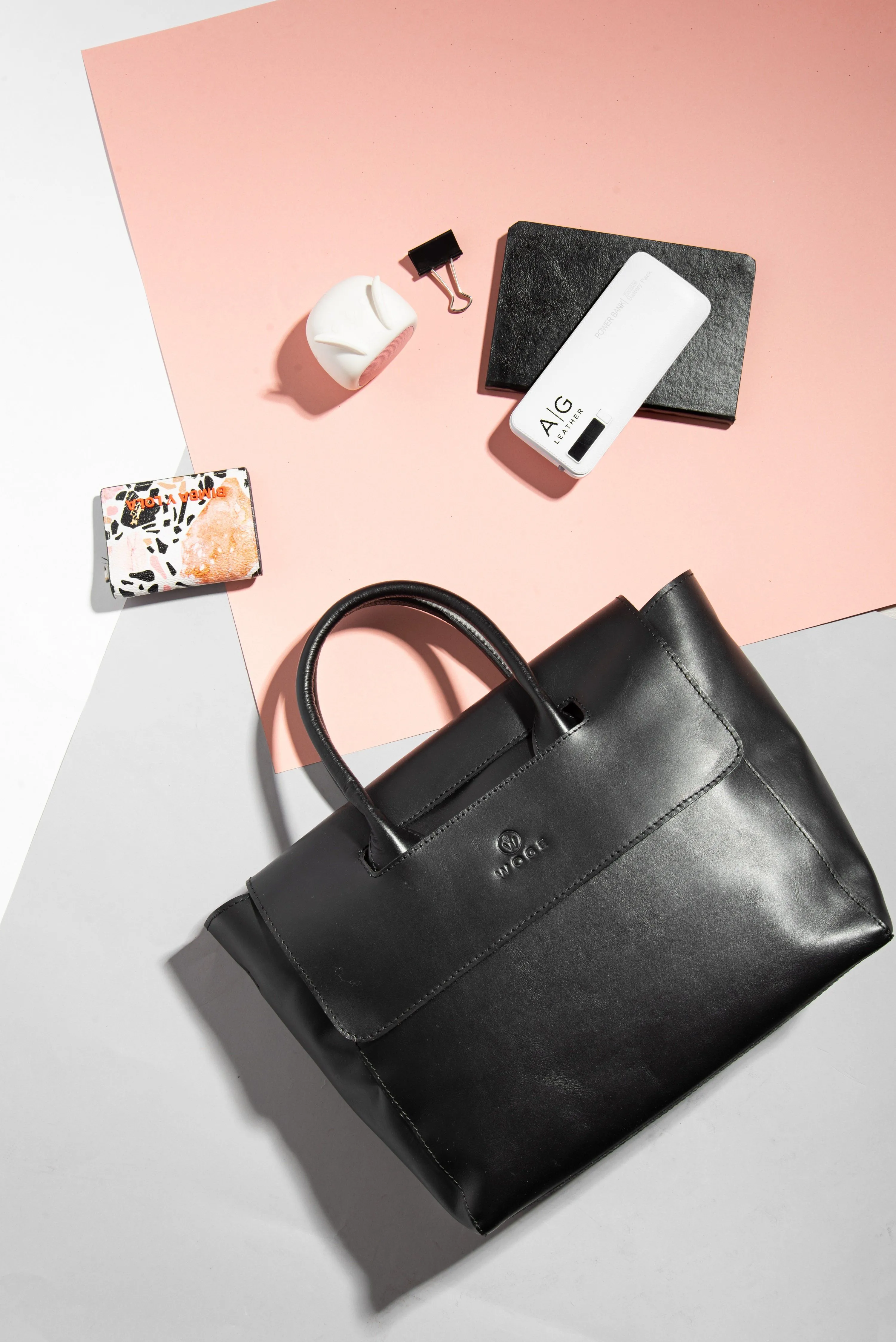 Foldover Tote in Black Leather Cncled Carry