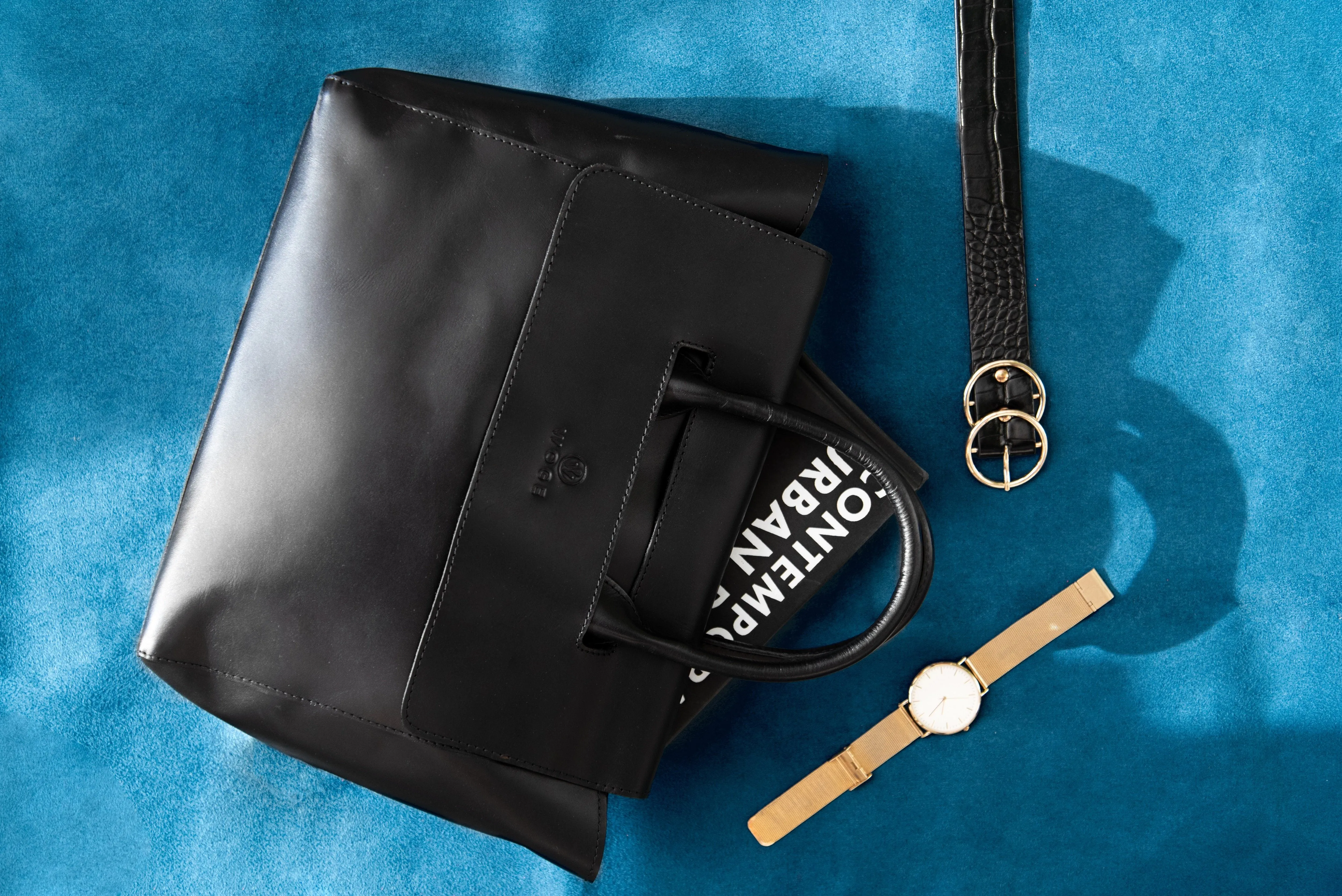 Foldover Tote in Black Leather Cncled Carry