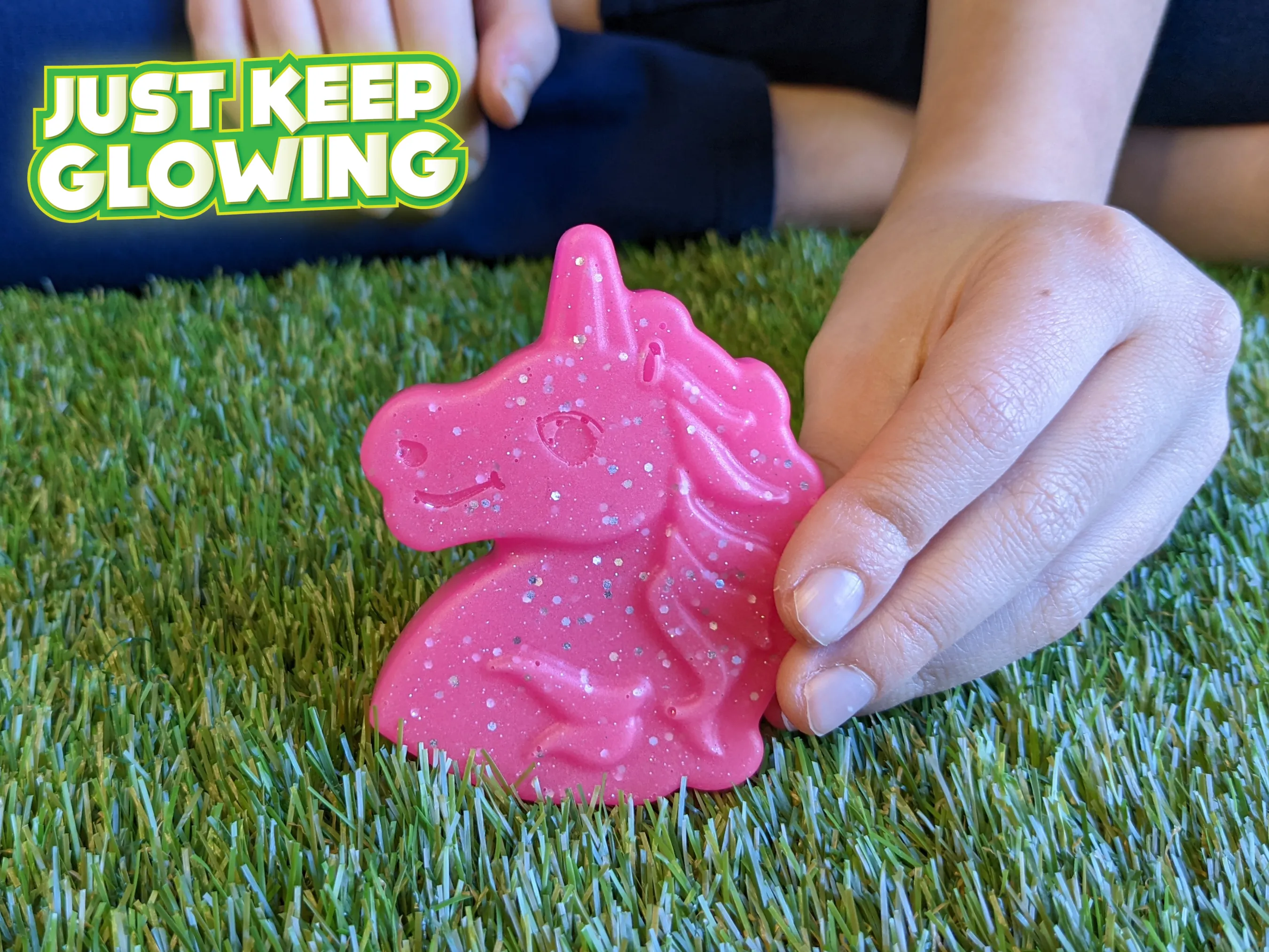GLOW IN THE DARK UNICORN LIGHT