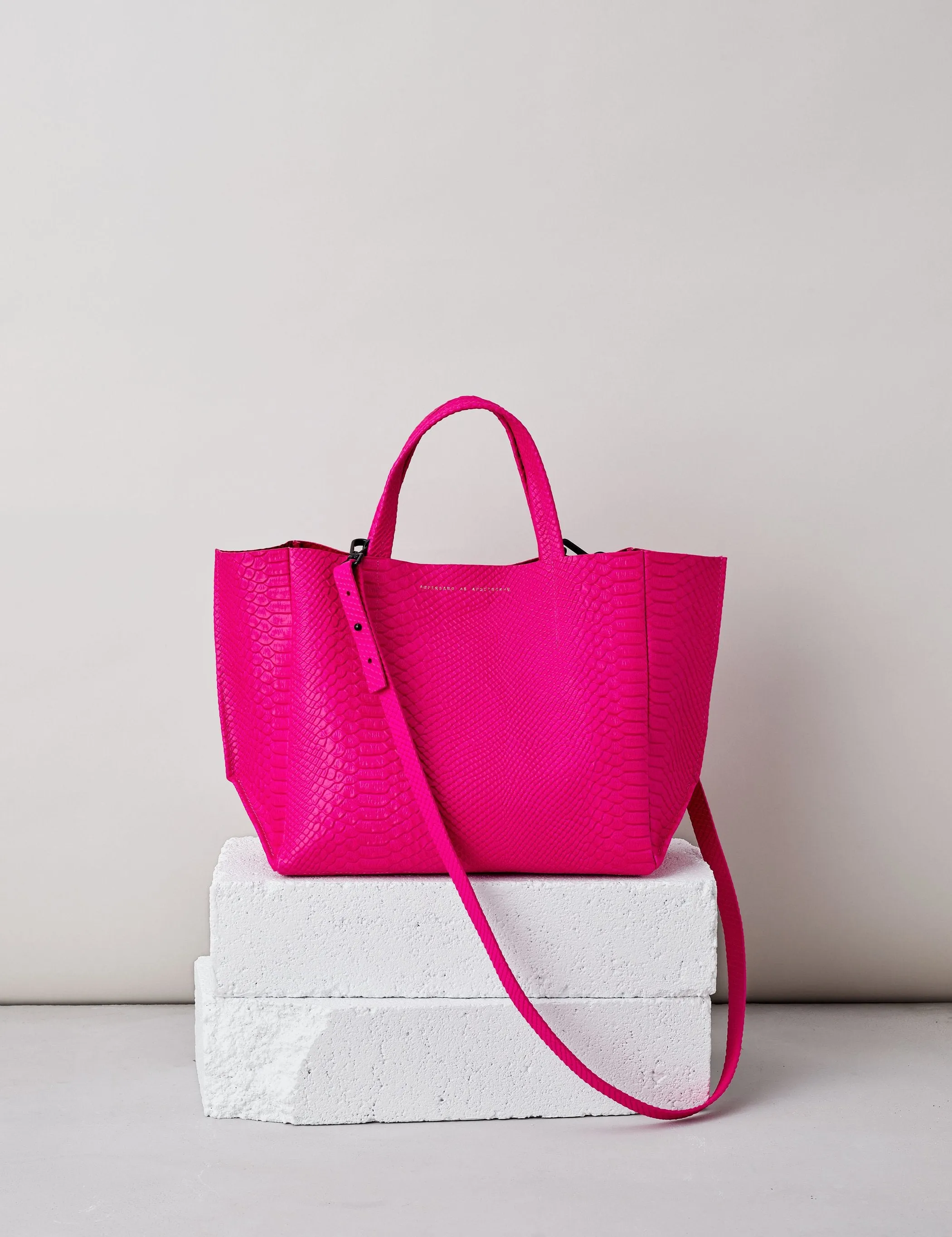 HALF TOTE