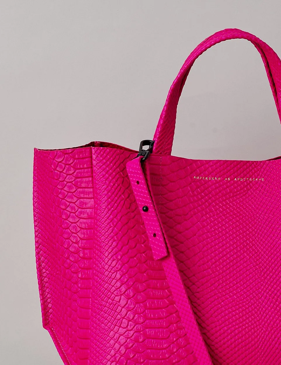 HALF TOTE