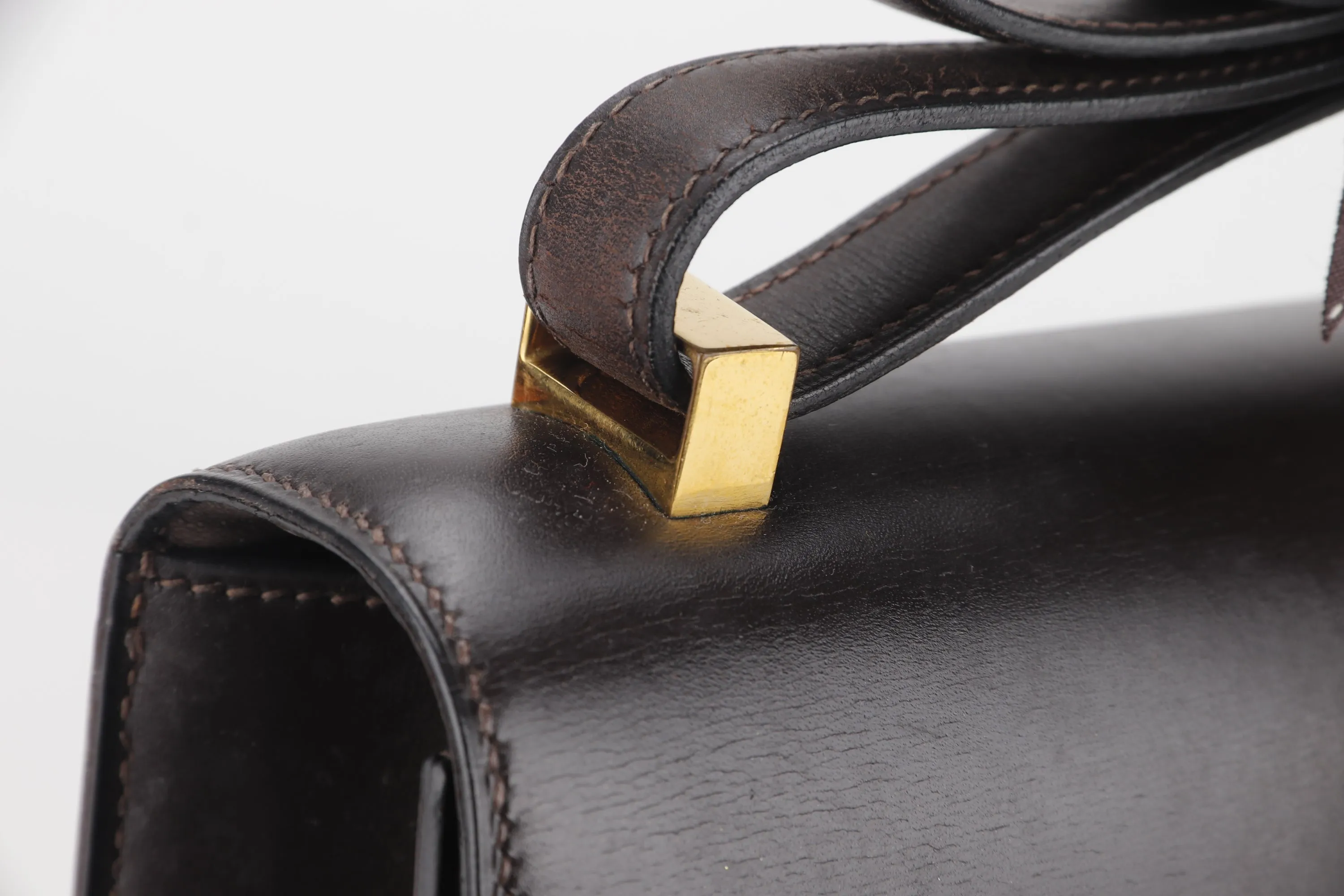 HERMES VINTAGE CONSTANCE 23 (STAMP Z (1970)) DARK BROWN BOX LEATHER GOLD HARDWARE, WITH DUST COVER