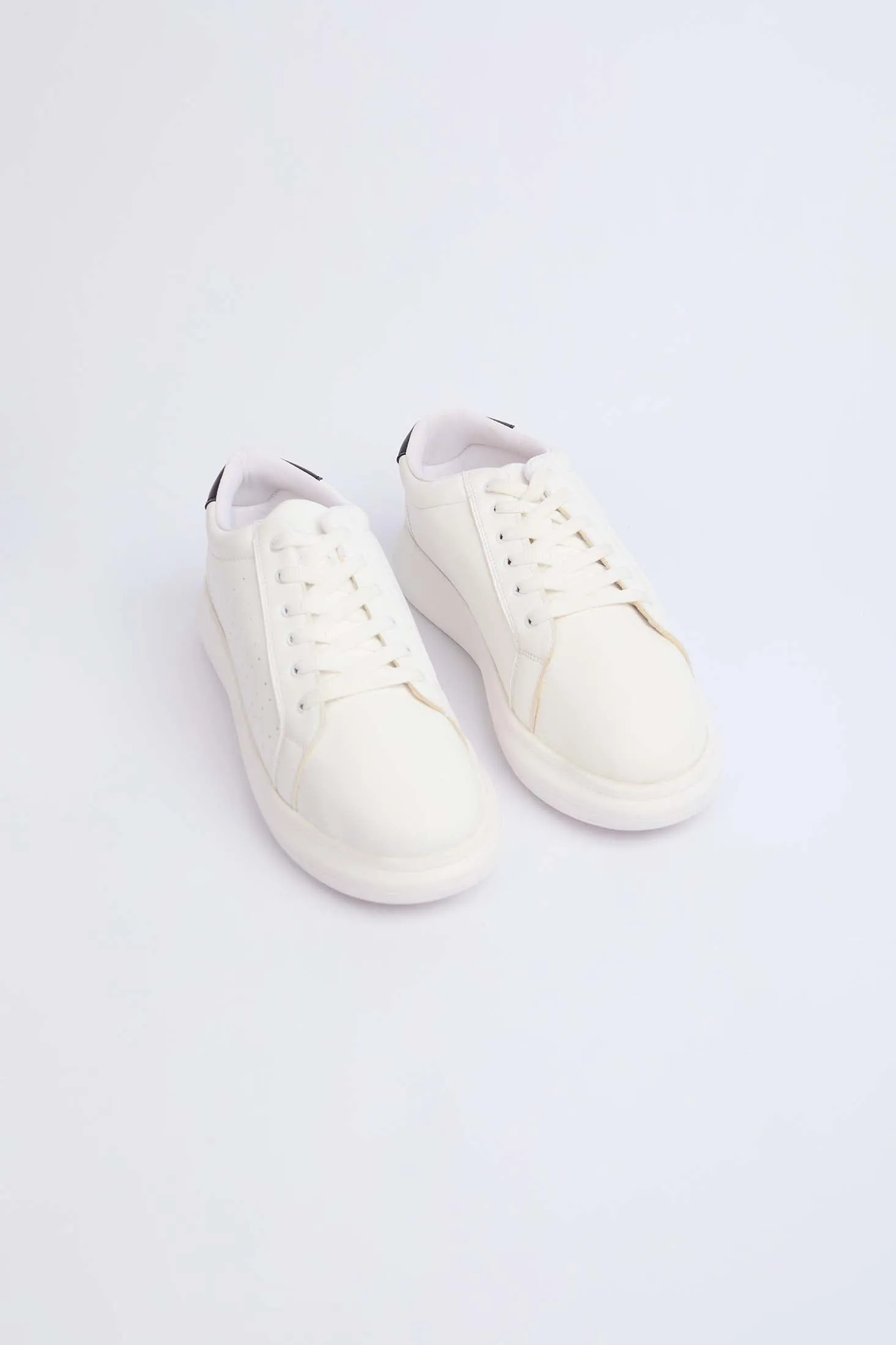 Men  Shoes Sneakers White