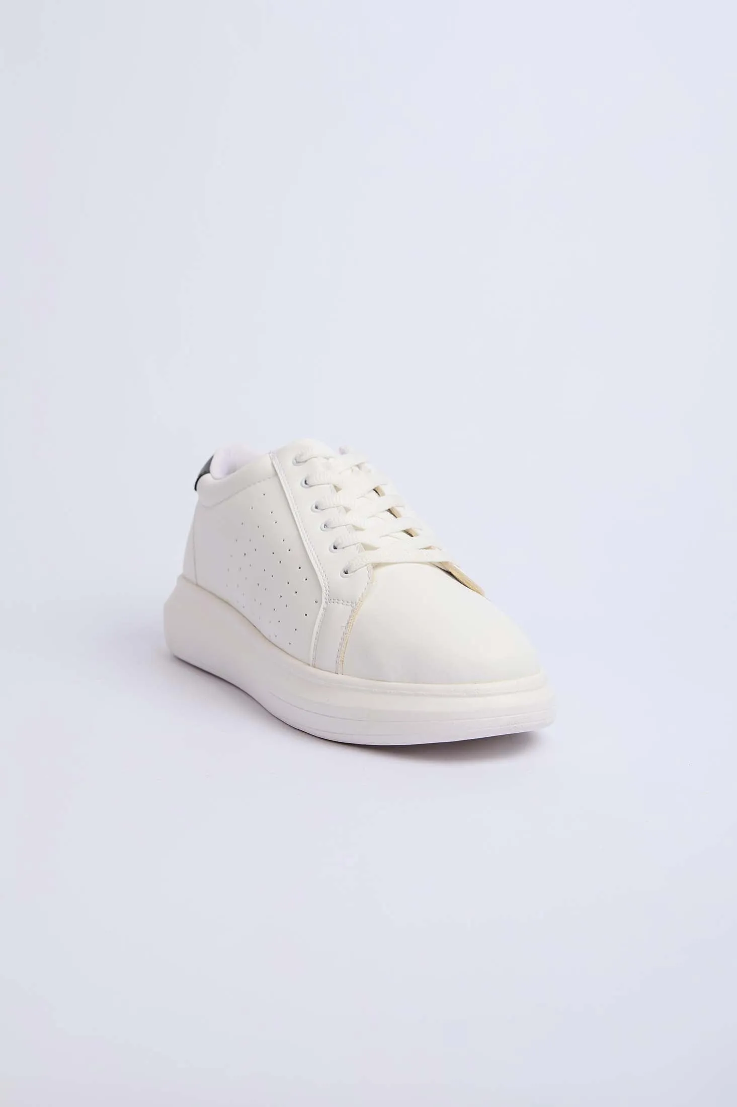 Men  Shoes Sneakers White