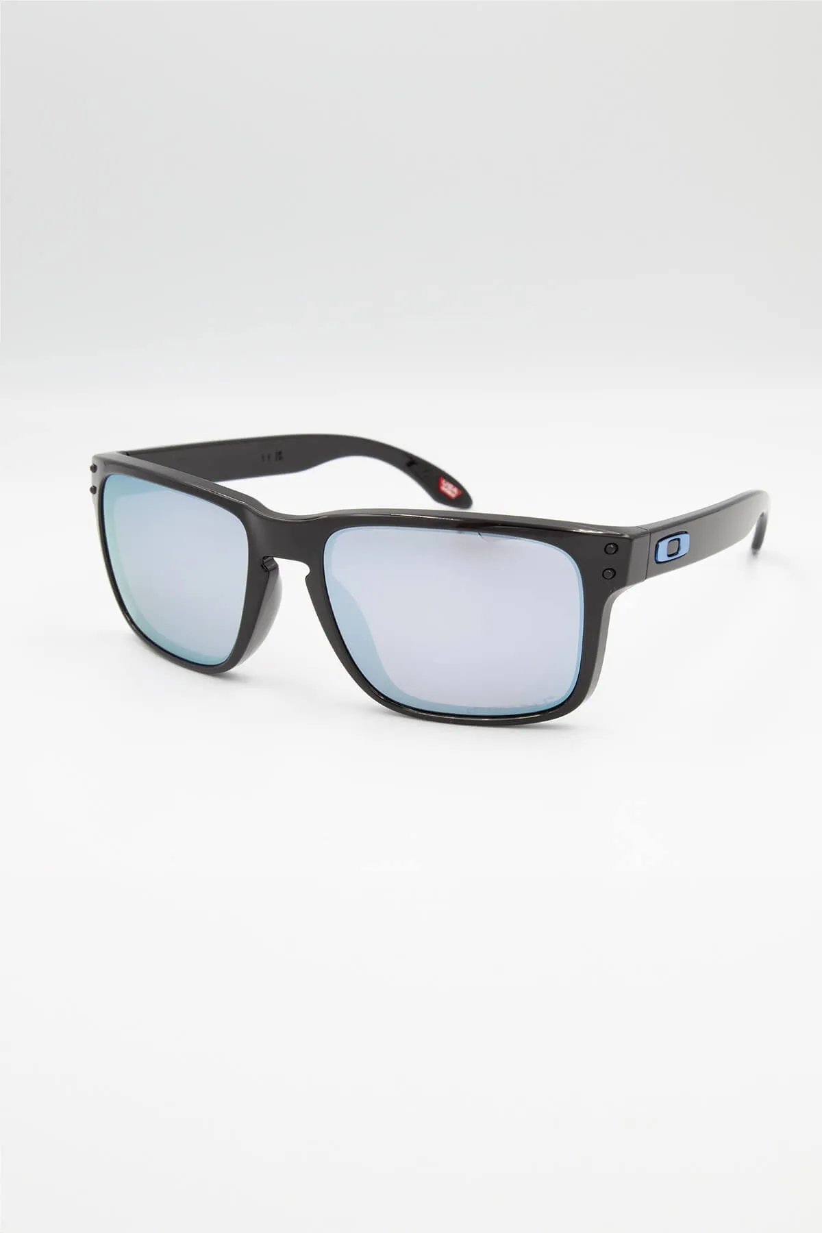 Oakley Holbrook