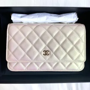 Wallet On Chain WOC in 20B Iridescent Ivory