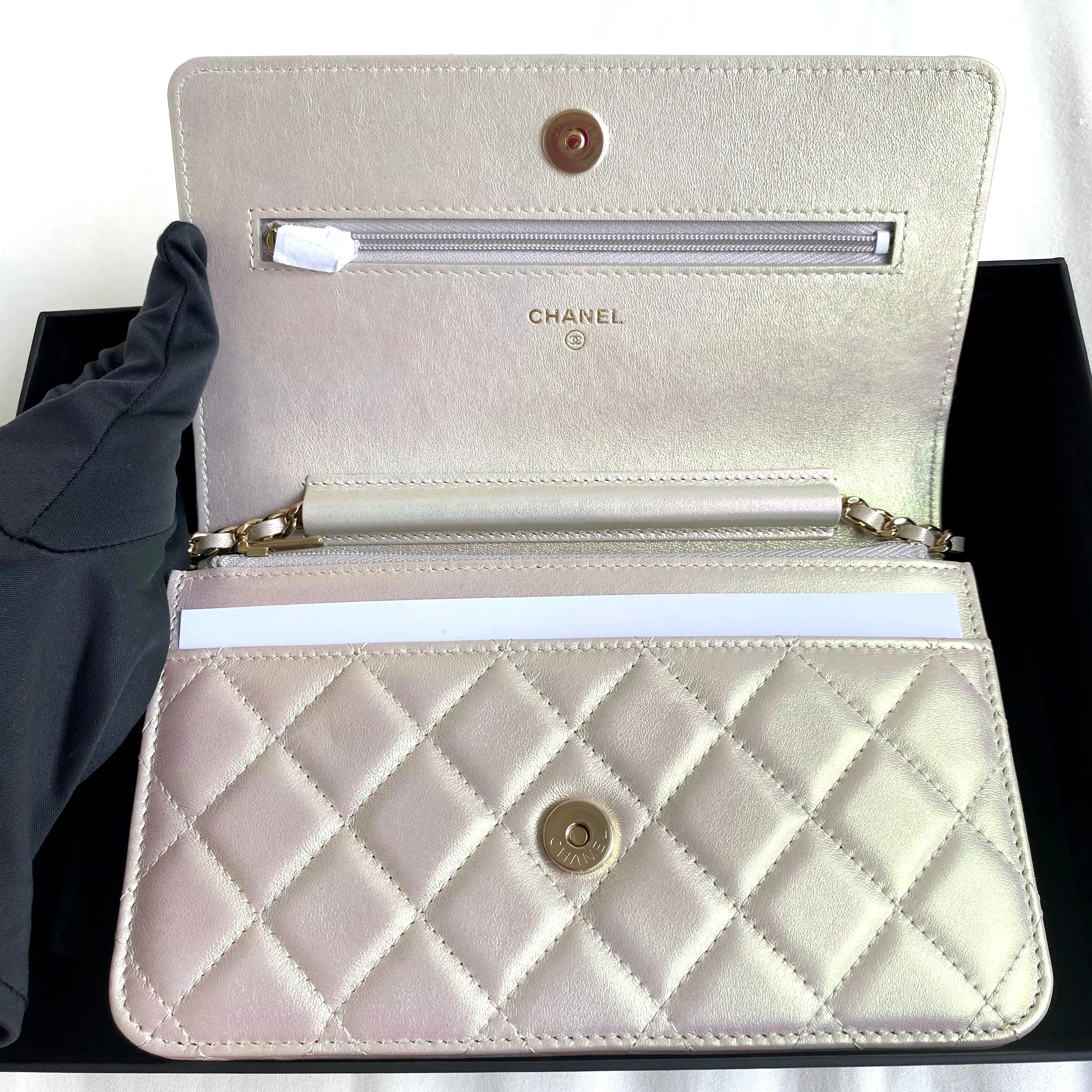 Wallet On Chain WOC in 20B Iridescent Ivory